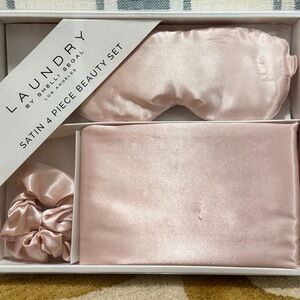 Laundry by Shelli Segal Satin 4 Piece Beauty Set